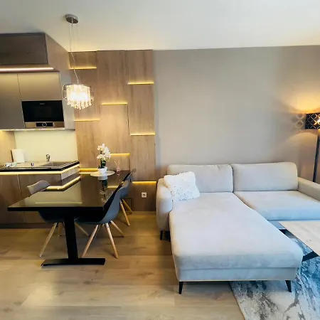 Karzo Lu 209 Free Garage * Budapest