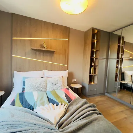 Karzo Lu 209 Free Garage Apartment *