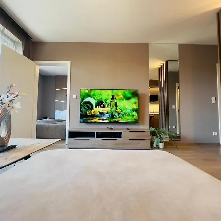 Karzo Lu 209 Free Garage Apartment Budapest