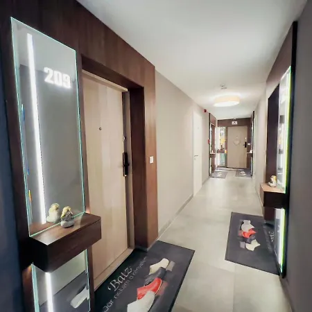 Karzo Lu 209 Free Garage Apartment *